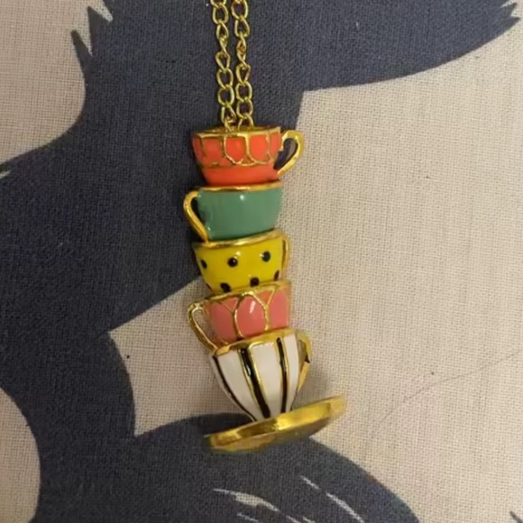 TeaCup Necklace Woman
Alice in Wonderland - Picture 4 of 8